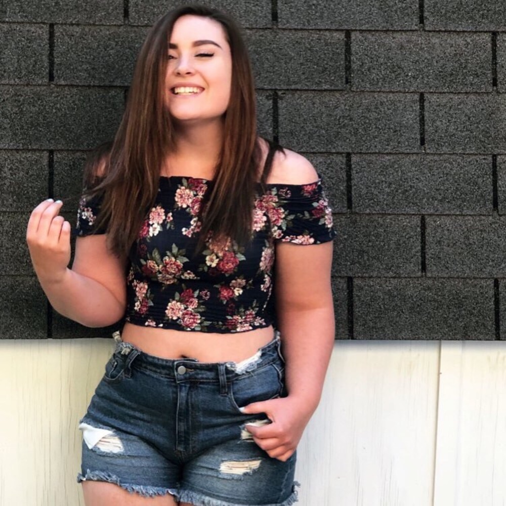 Meet your Posher, Brooke